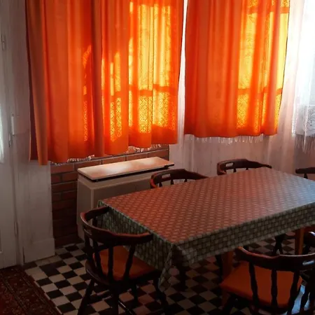 Bogacsi Sanzon בית הארחה